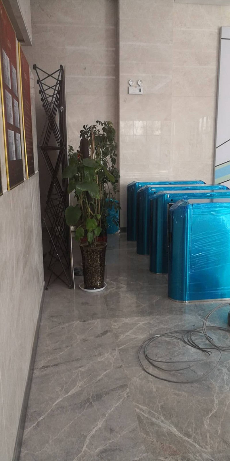 擺閘,三輥閘,速通閘,旋轉(zhuǎn)閘,平移閘,一字閘,人臉識(shí)別，